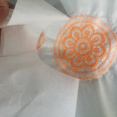 Poliester/cotone non tessuto ricamo fusibile con supporto interlining non tessuto per abbigliamento