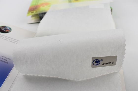 100% poliestere ricamo morbido con supporto di tessuto non tessuto per abbigliamento