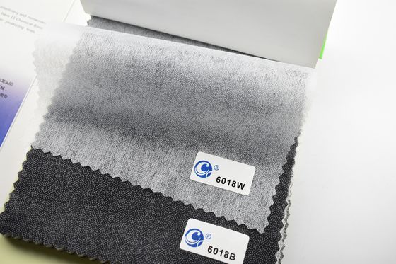Indumenti con rivestimento a fusione realizzati in materiale fusibile non tessuto 100% poliestere